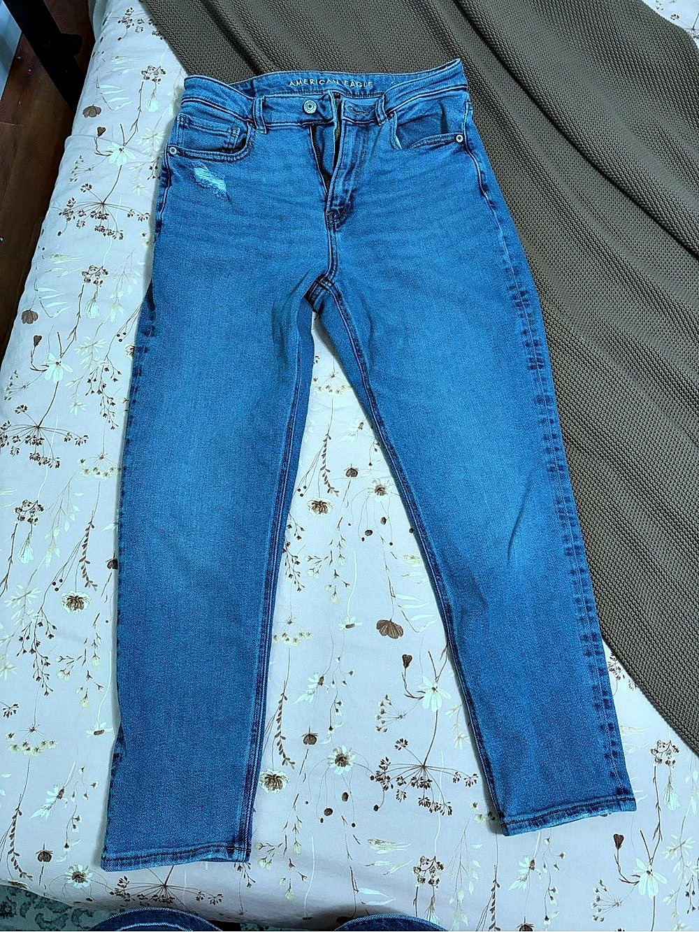 American Eagle Mom Jean Distressed Straight Leg Jeans in Blue Waist 6